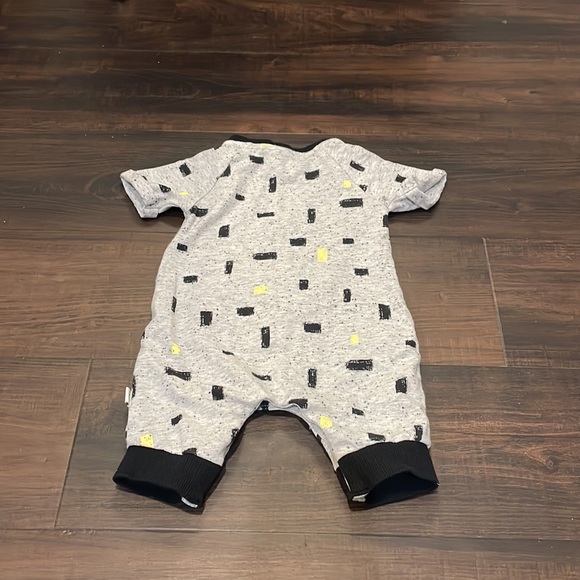 Petit Lem short sleeved one piece size 3 months - Picture 4 of 5